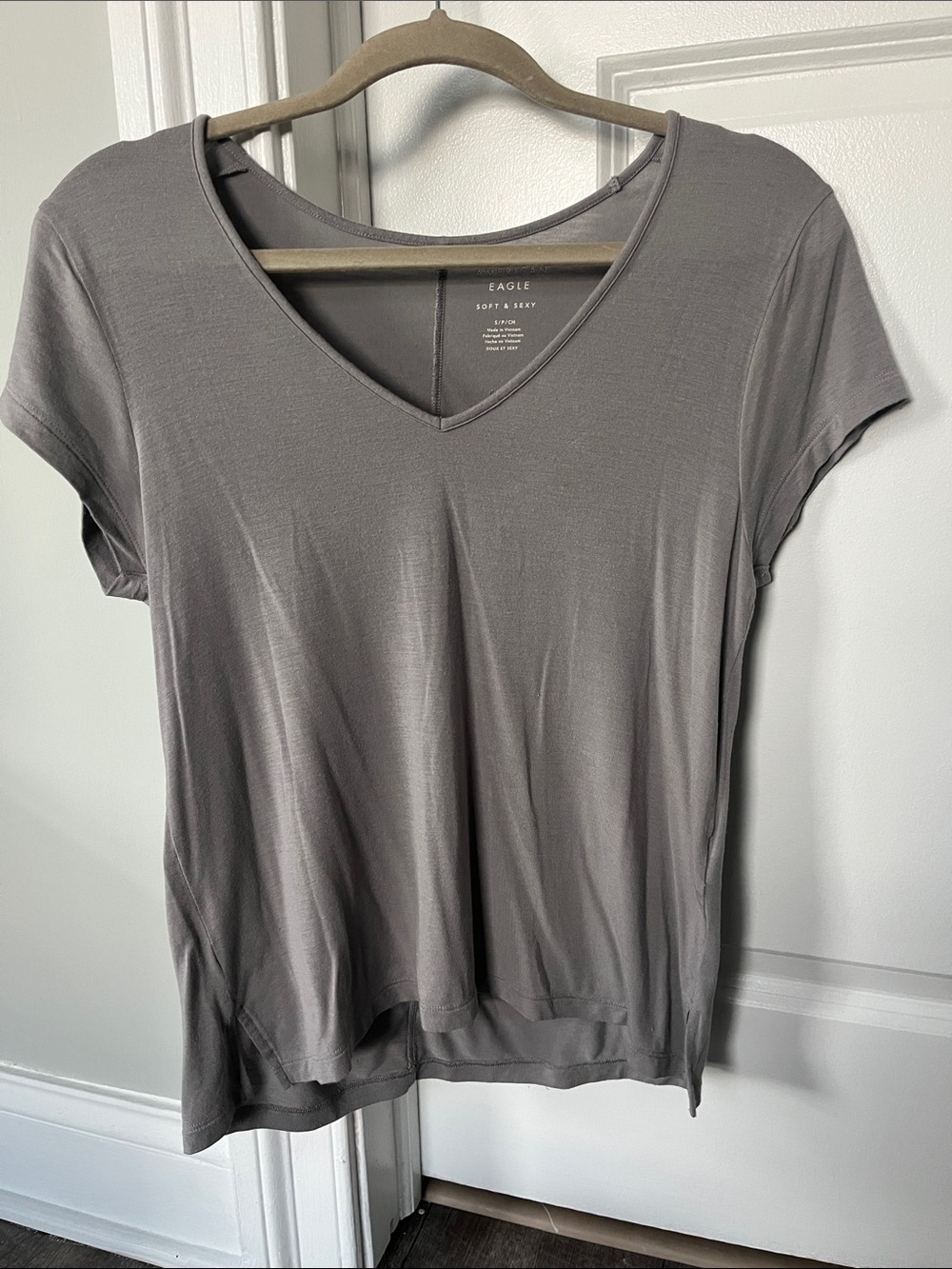 AE Soft & Sexy V-Neck Women's Top — Gray